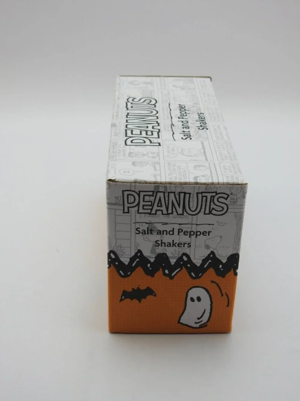 Peanuts Snoopy Woodstock Halloween Salt Pepper Shakers Vampire Pumpkin NIB